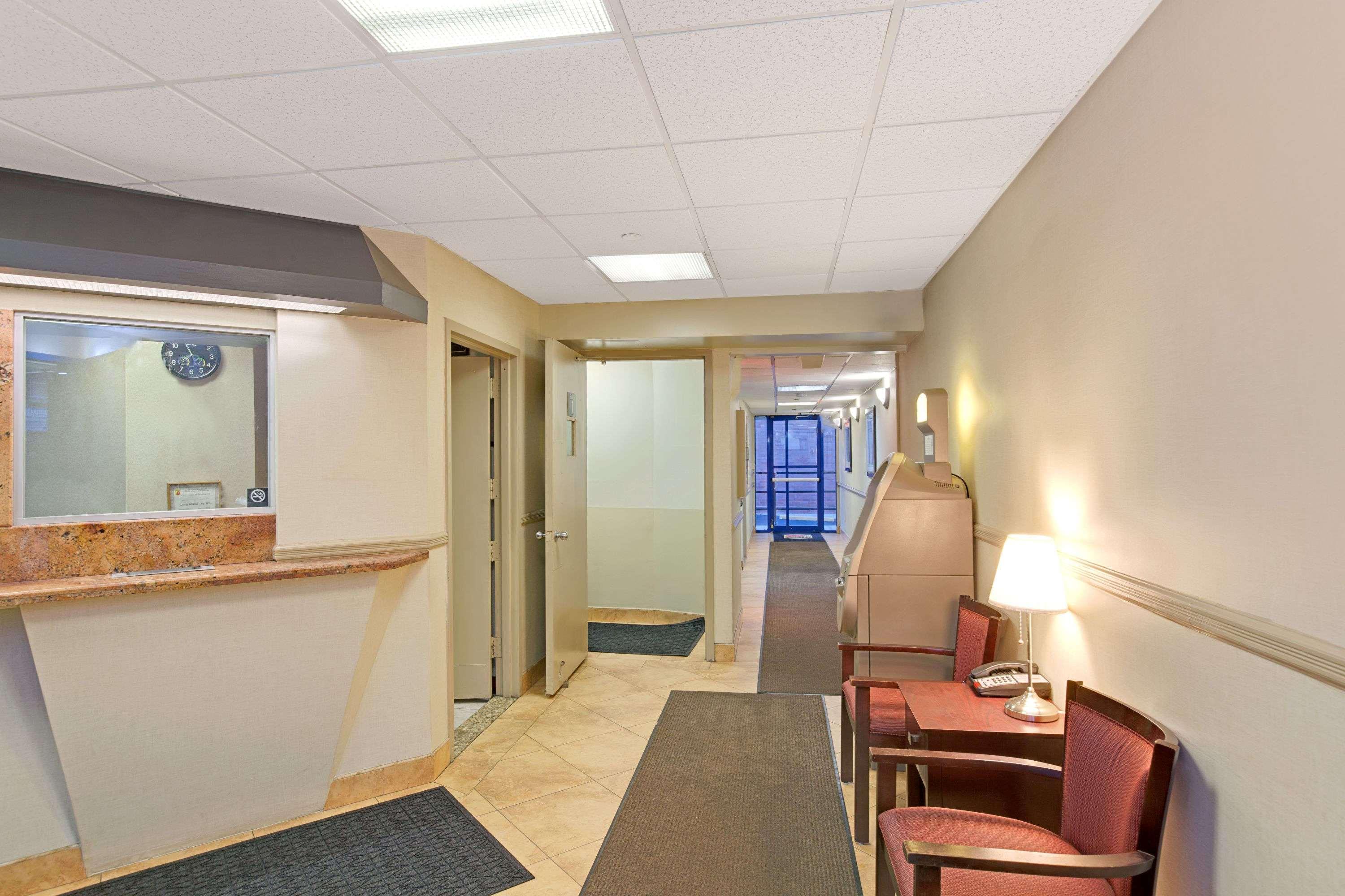 Super 8 By Wyndham Long Island City Lga Hotel New York Eksteriør bilde