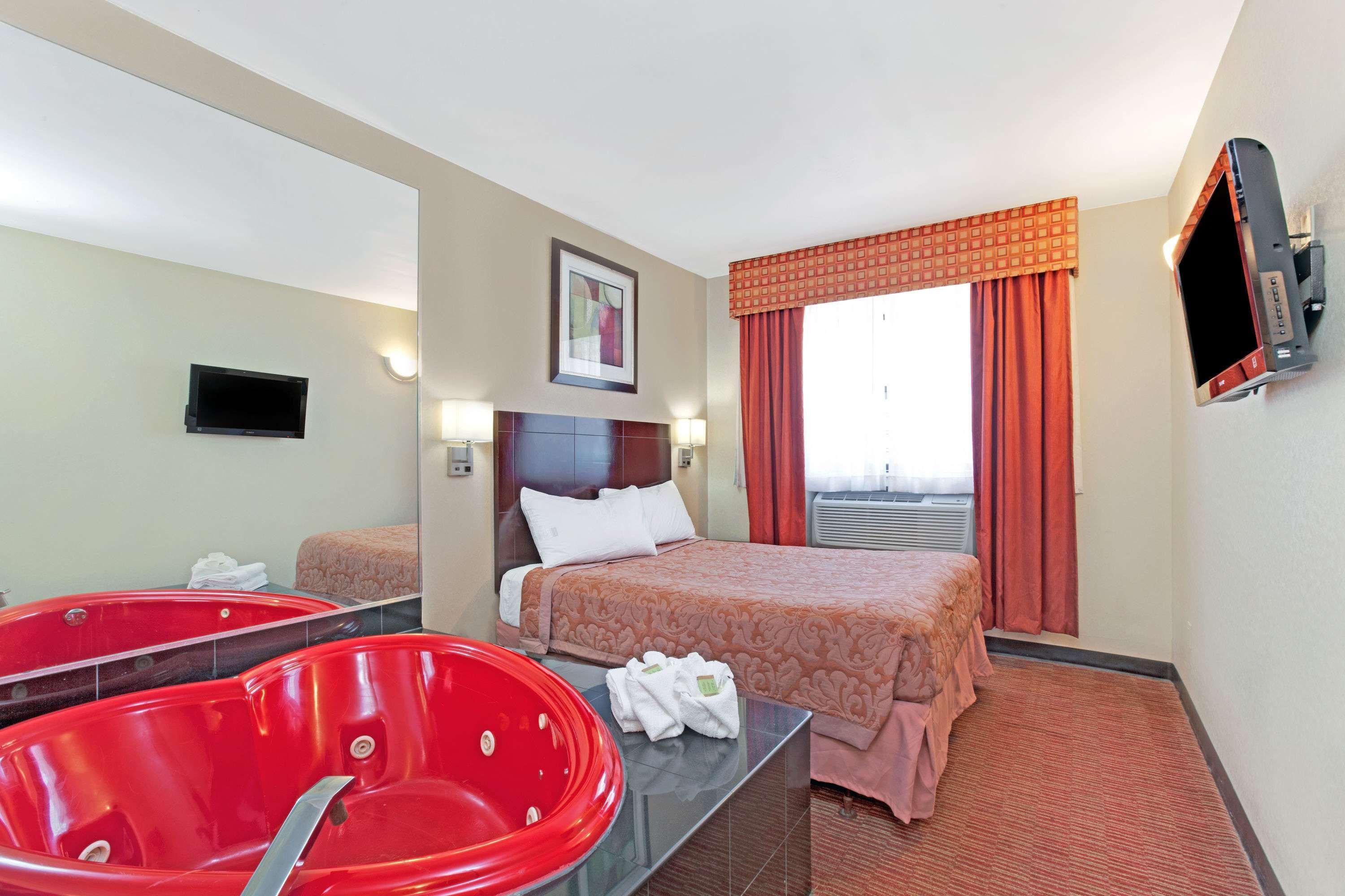 Super 8 By Wyndham Long Island City Lga Hotel New York Eksteriør bilde